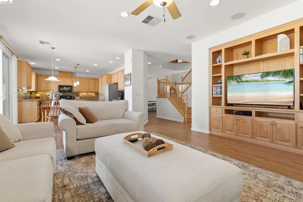9569 California Oak Cir, Patterson, CA 95363