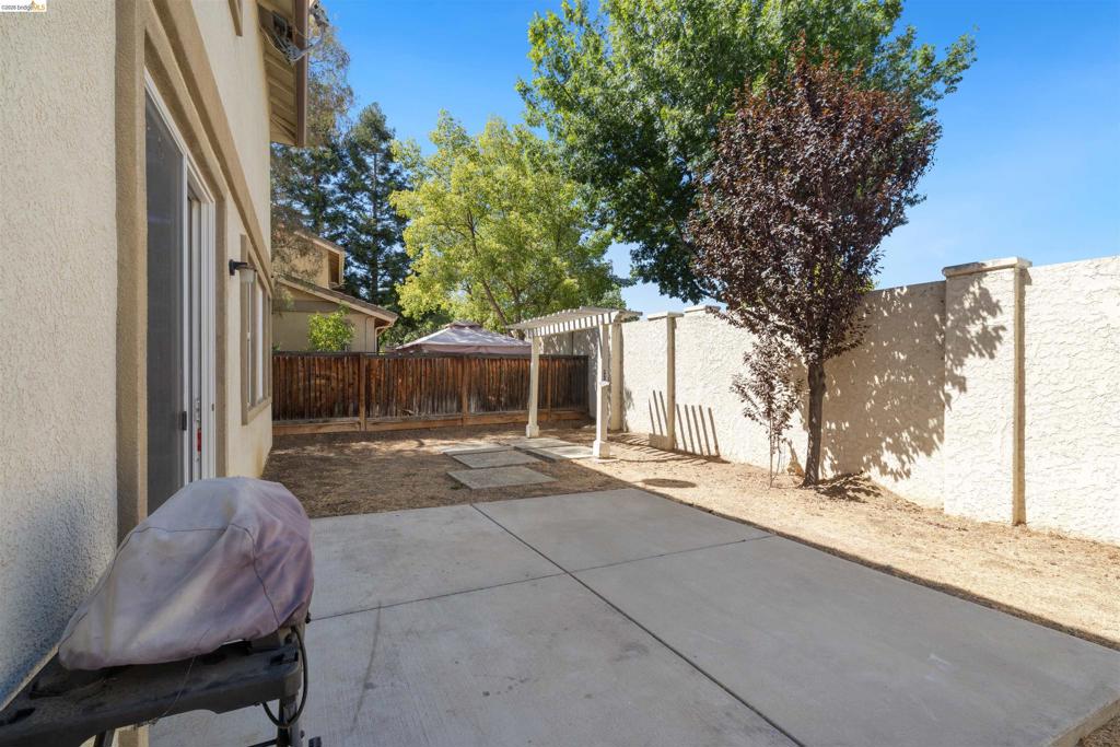 9569 California Oak Cir, Patterson, CA 95363