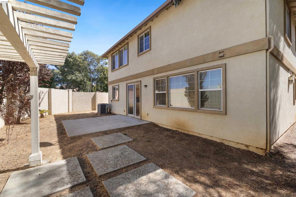 9569 California Oak Cir, Patterson, CA 95363