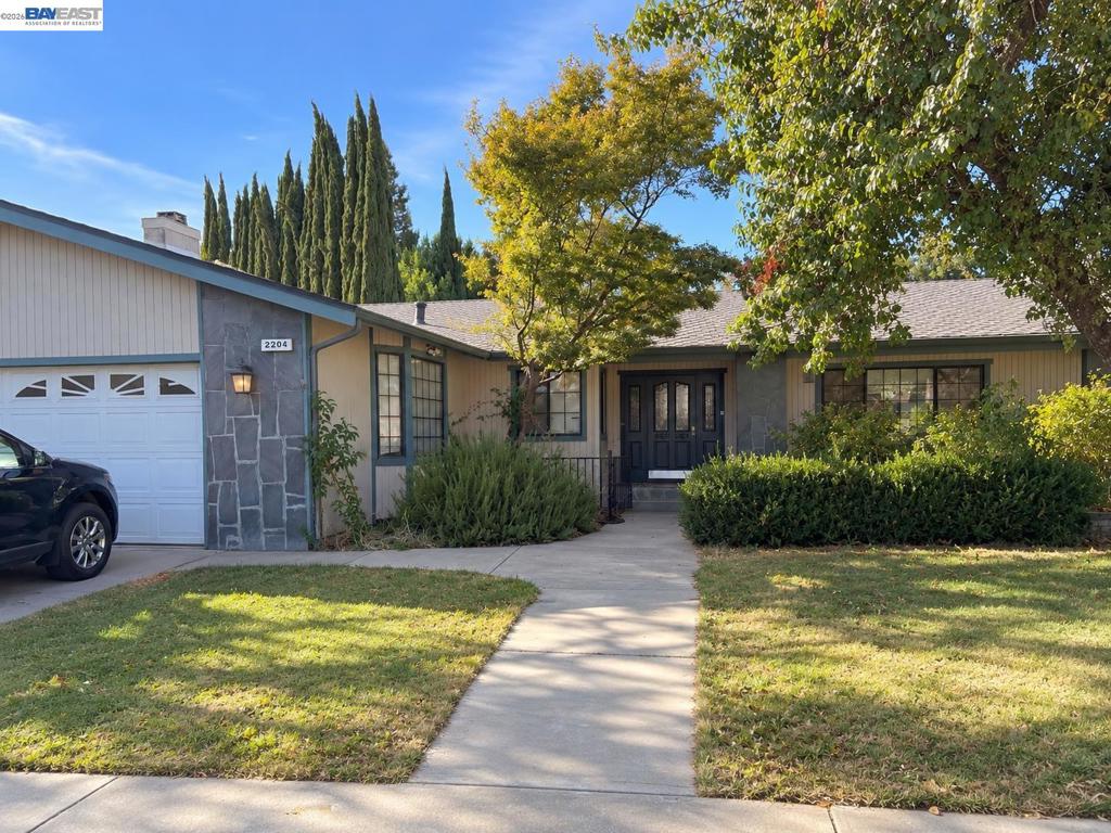 2204 Cheyenne Way, Modesto, CA 95356