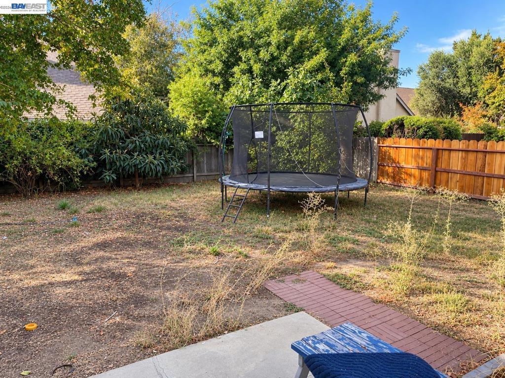 2204 Cheyenne Way, Modesto, CA 95356