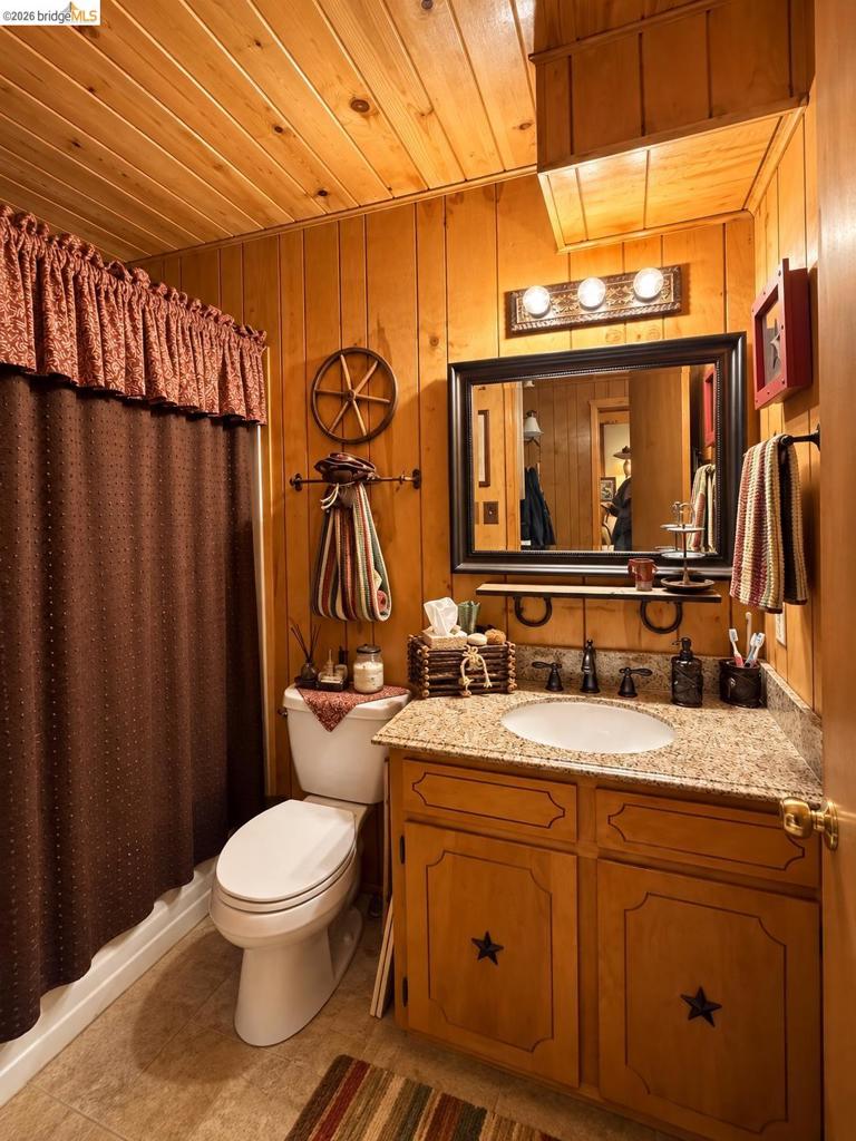 19007 Digger Pine St, Groveland, CA 95321
