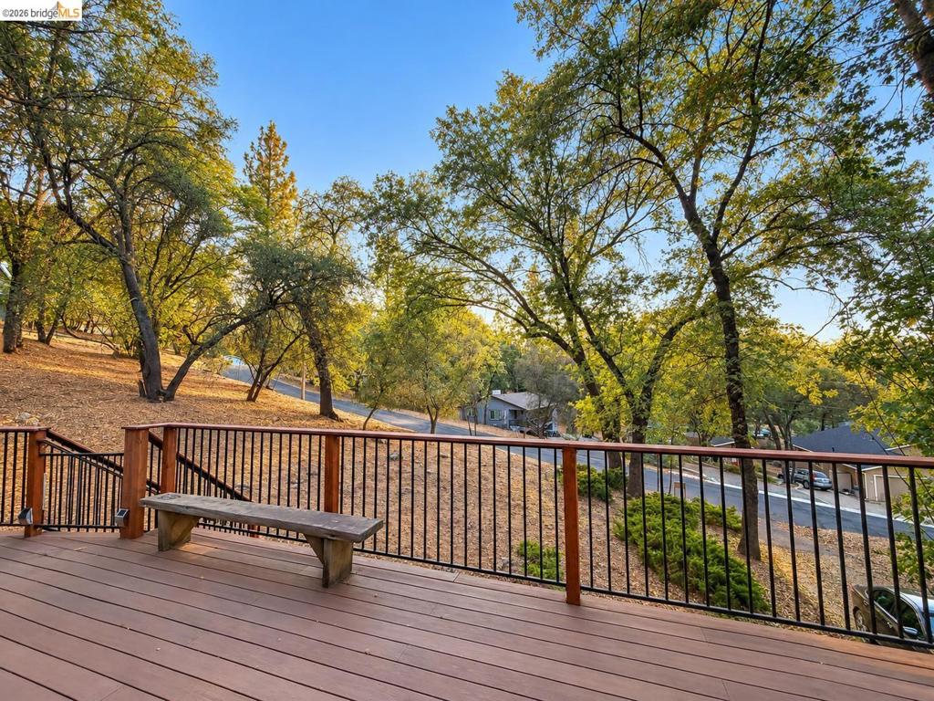 19007 Digger Pine St, Groveland, CA 95321