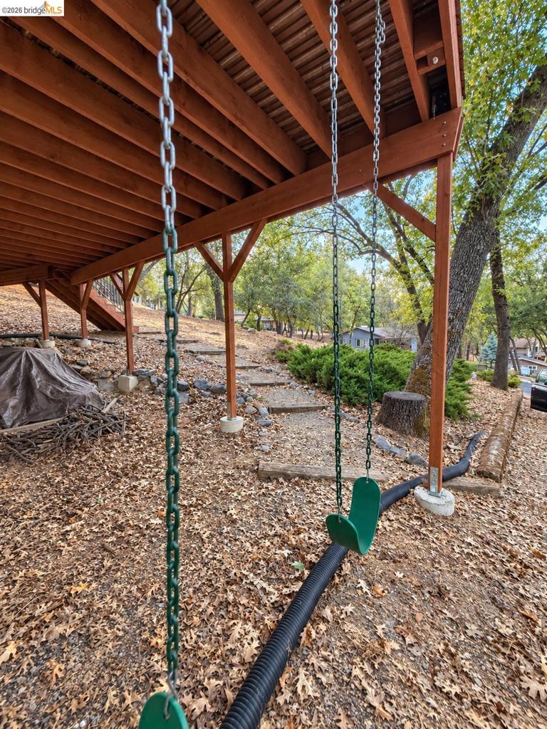 19007 Digger Pine St, Groveland, CA 95321