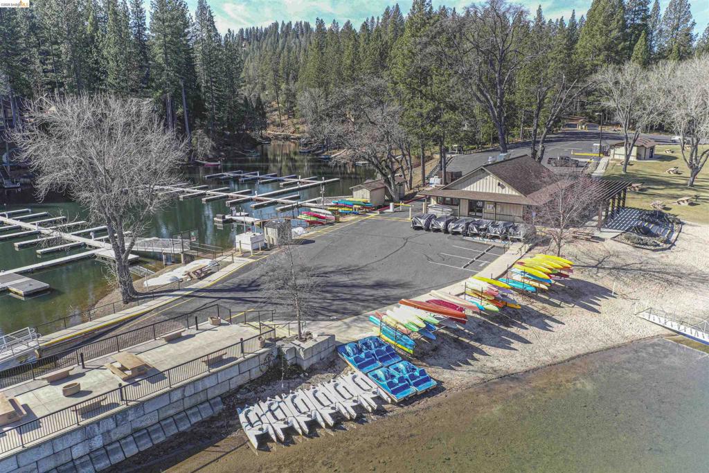 19007 Digger Pine St, Groveland, CA 95321