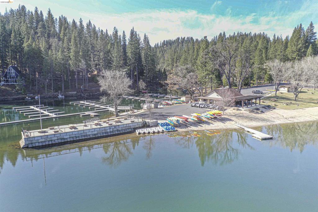 19007 Digger Pine St, Groveland, CA 95321