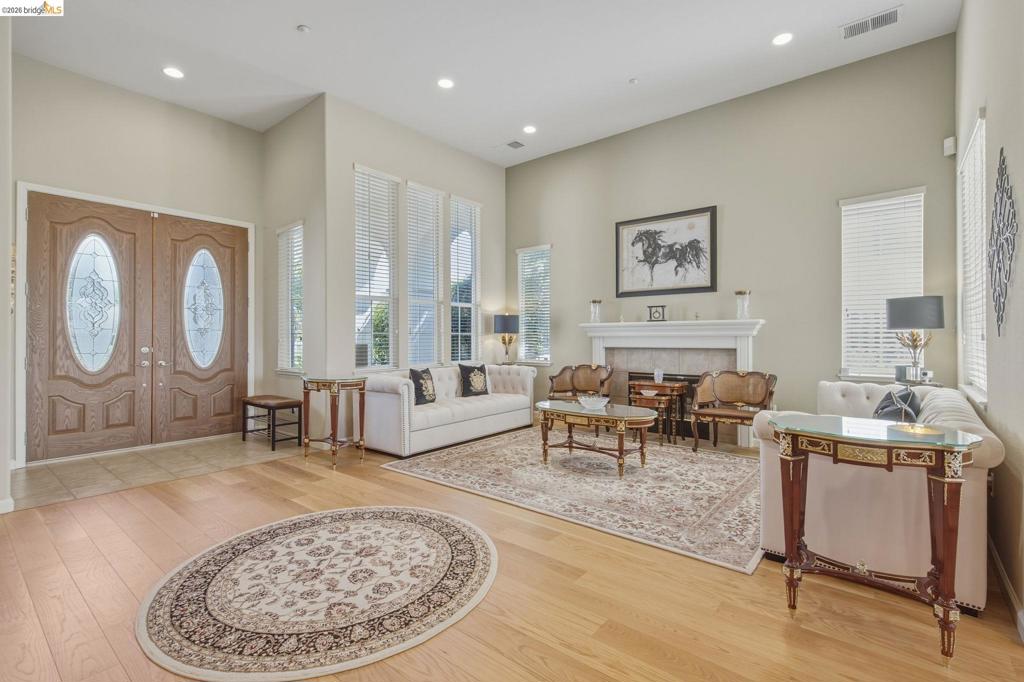 171 E Country Club Dr, Brentwood (CC), CA 94513
