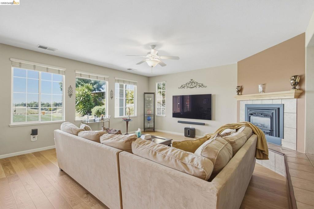 171 E Country Club Dr, Brentwood (CC), CA 94513