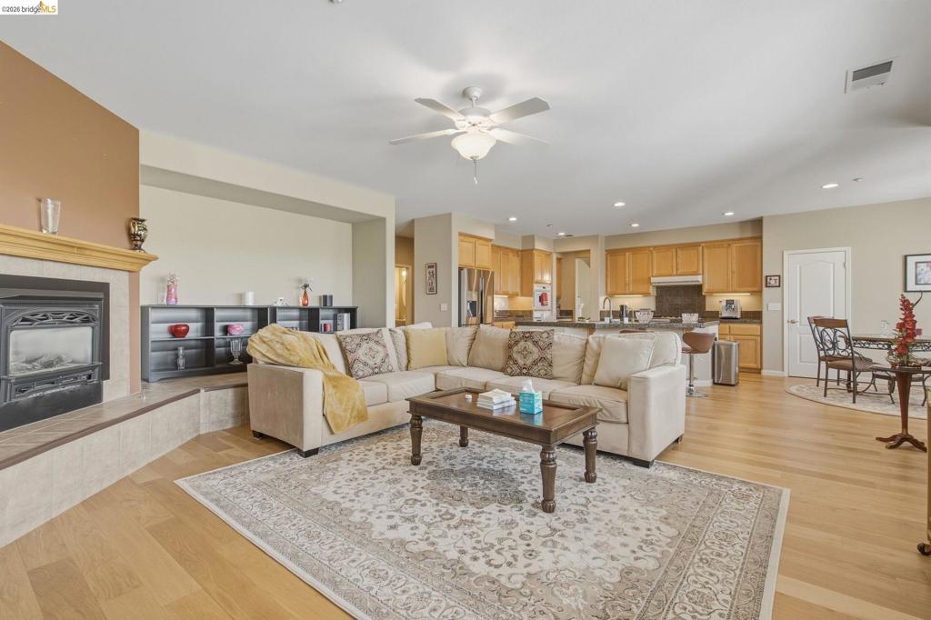 171 E Country Club Dr, Brentwood (CC), CA 94513