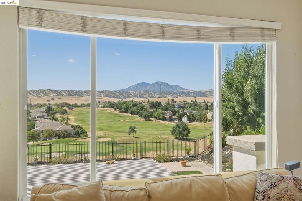 171 E Country Club Dr, Brentwood (CC), CA 94513