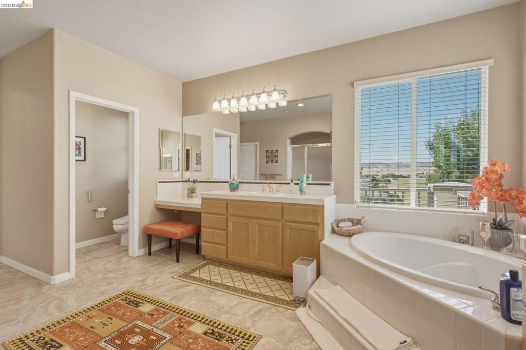 171 E Country Club Dr, Brentwood (CC), CA 94513