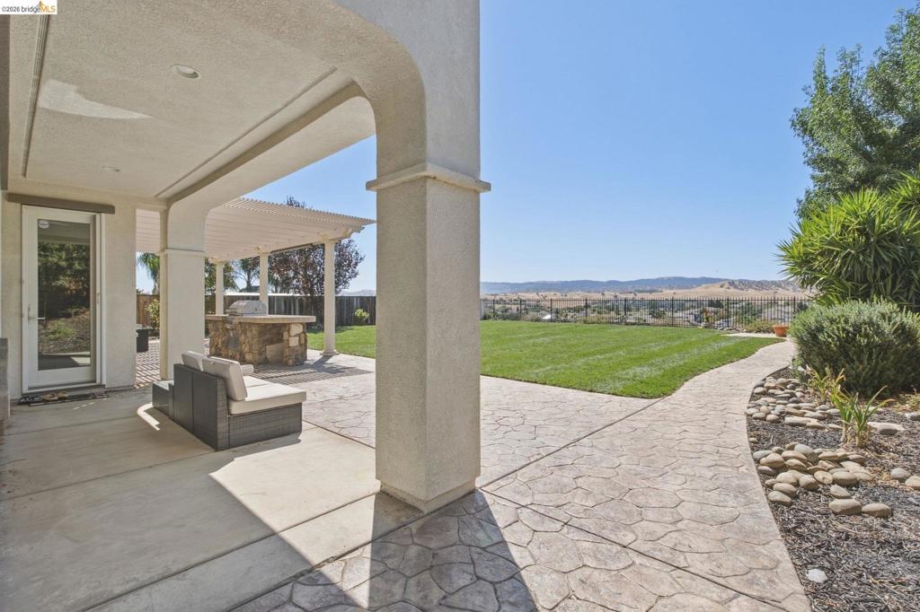 171 E Country Club Dr, Brentwood (CC), CA 94513