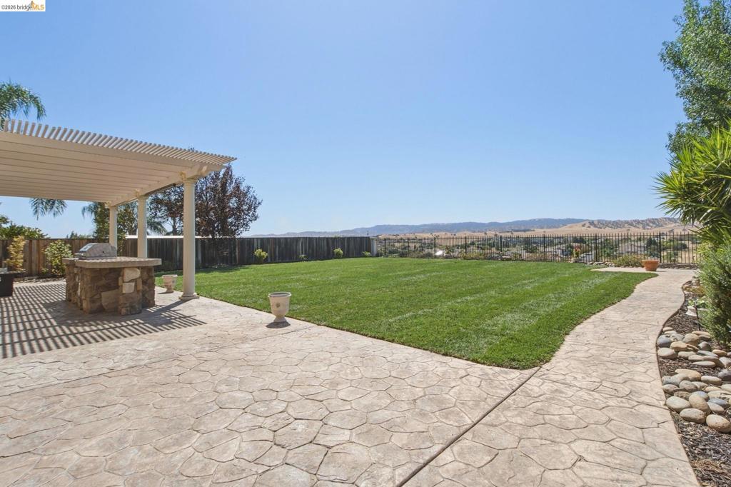 171 E Country Club Dr, Brentwood (CC), CA 94513