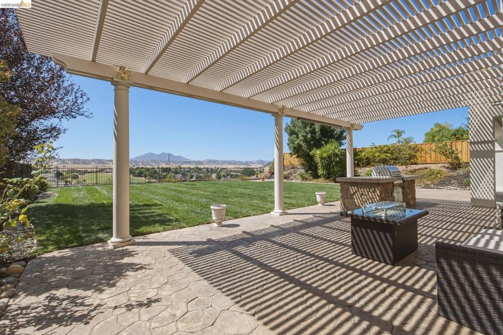 171 E Country Club Dr, Brentwood (CC), CA 94513