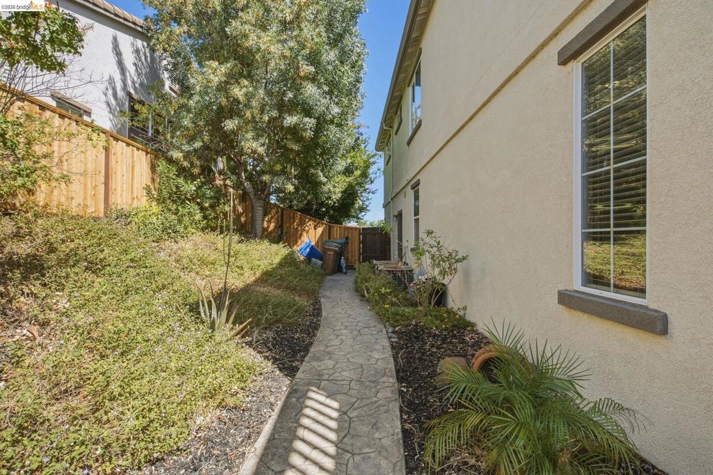 171 E Country Club Dr, Brentwood (CC), CA 94513