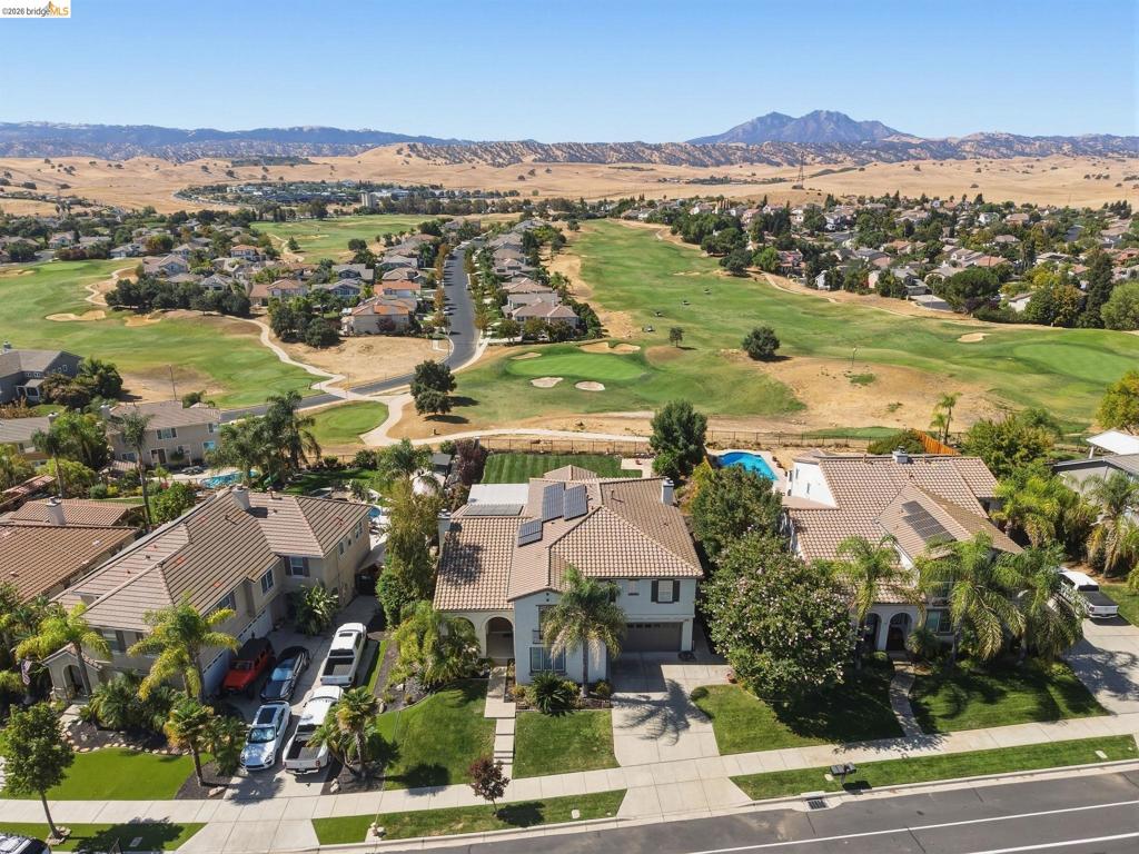 171 E Country Club Dr, Brentwood (CC), CA 94513
