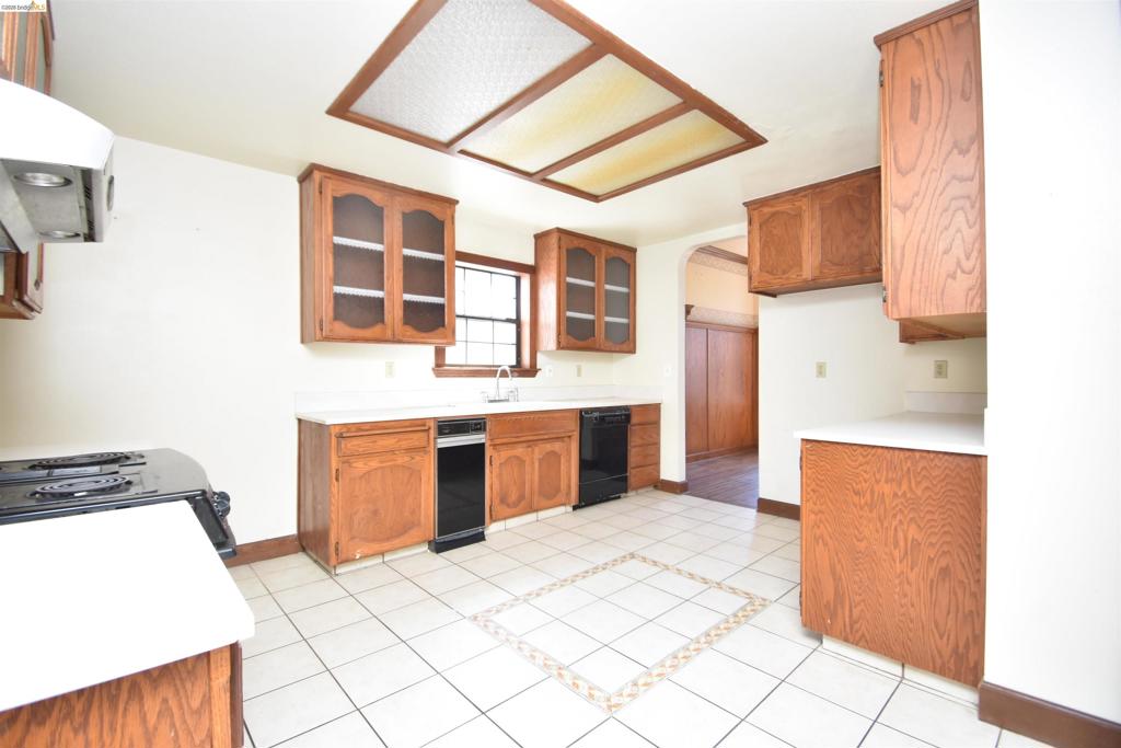 3716 Viader Dr, Modesto, CA 95356