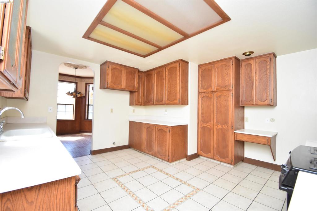 3716 Viader Dr, Modesto, CA 95356