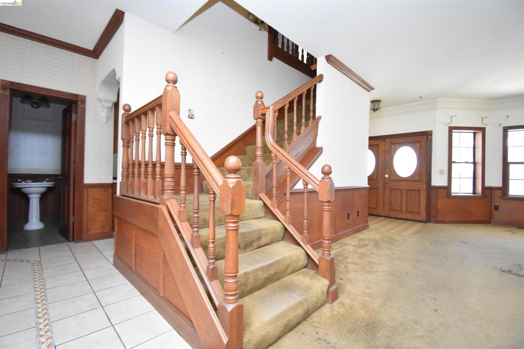 3716 Viader Dr, Modesto, CA 95356