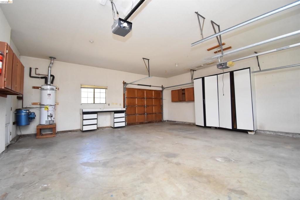 3716 Viader Dr, Modesto, CA 95356