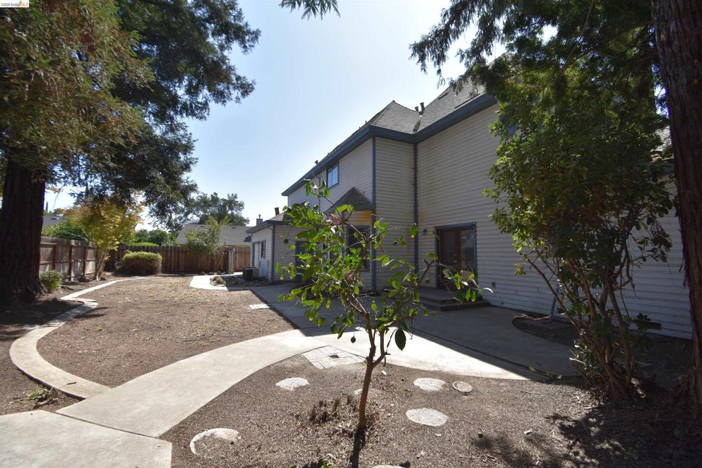 3716 Viader Dr, Modesto, CA 95356