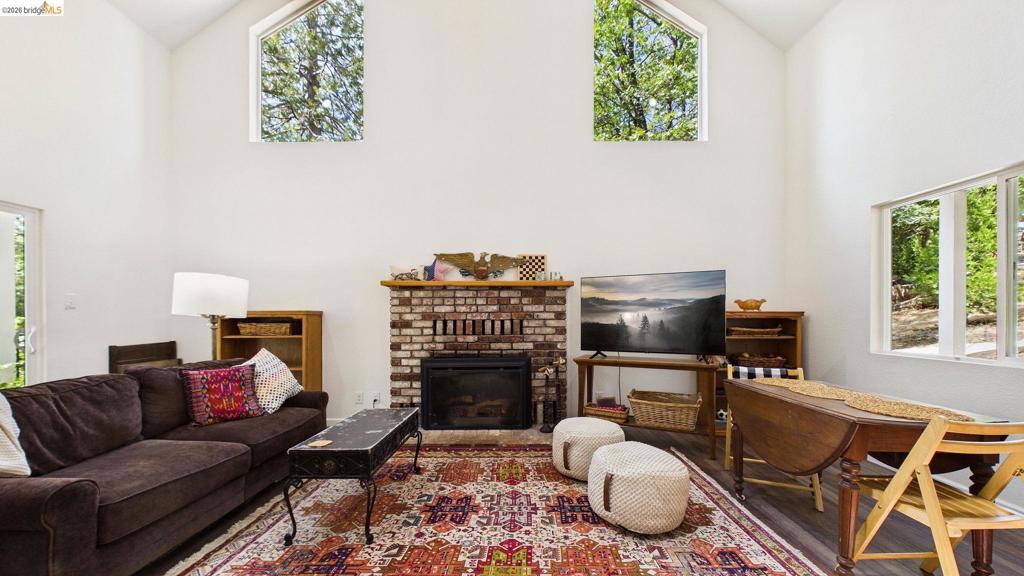 17093 Palomino Ln, Sonora, CA 95370