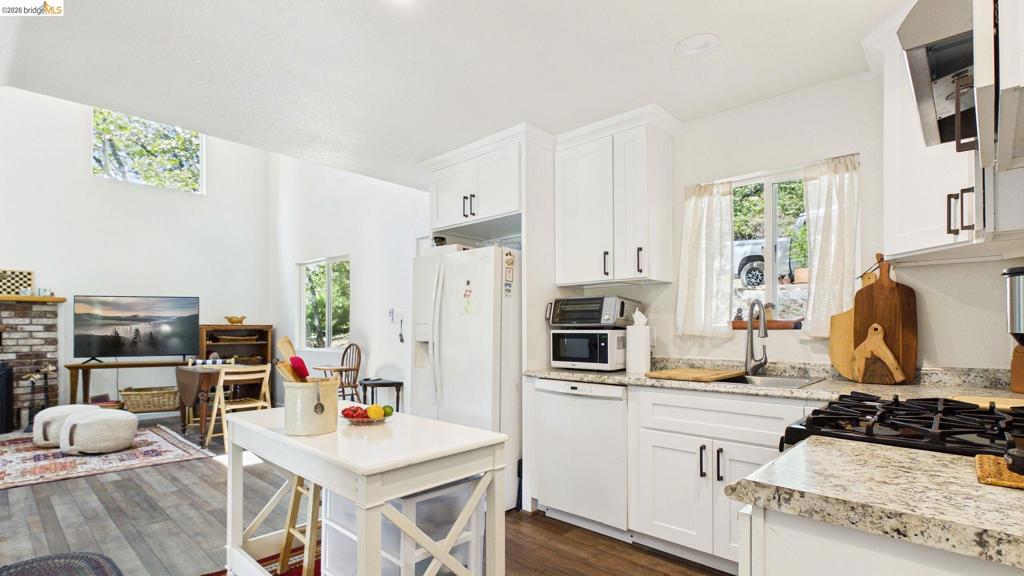 17093 Palomino Ln, Sonora, CA 95370