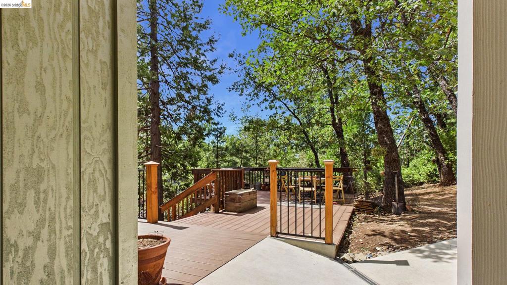 17093 Palomino Ln, Sonora, CA 95370