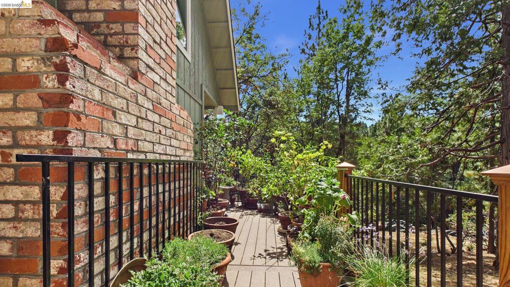 17093 Palomino Ln, Sonora, CA 95370