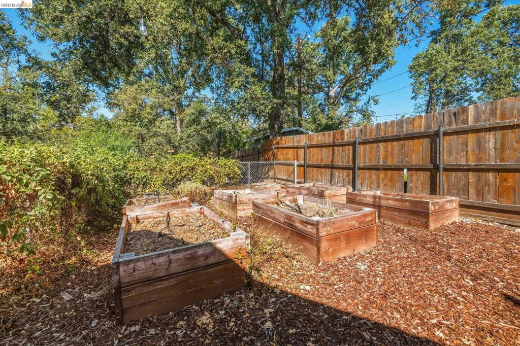 21000 Niagara, Sonora, CA 95370-9102