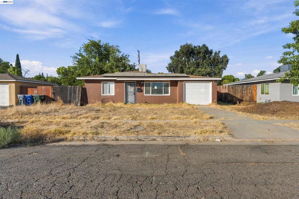 1223 W Santa Fe Ave, Merced, CA 95340