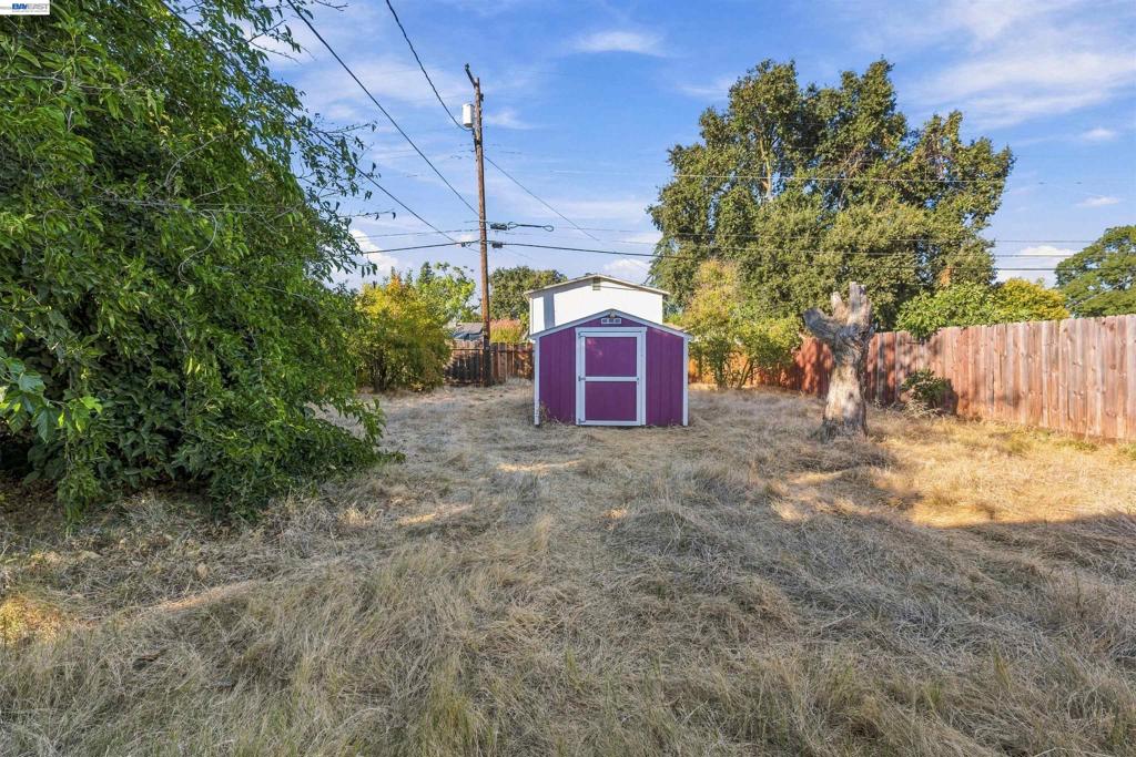 1223 W Santa Fe Ave, Merced, CA 95340