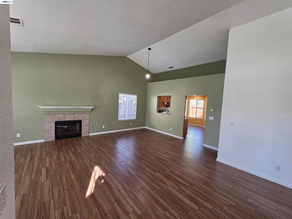 152 Chardonnay Street, Los Banos, CA 93635-6332