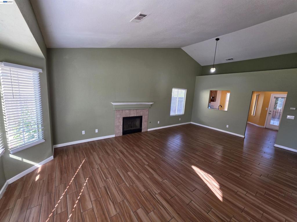 152 Chardonnay Street, Los Banos, CA 93635-6332