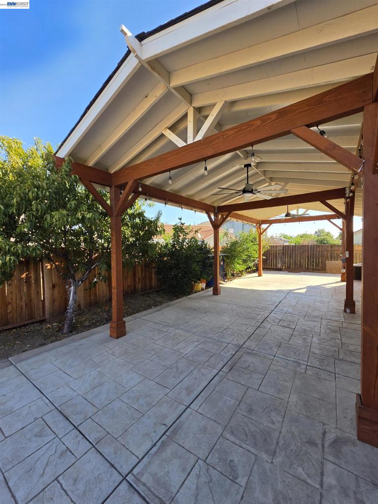 152 Chardonnay Street, Los Banos, CA 93635-6332