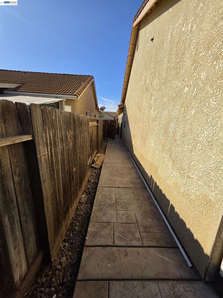 152 Chardonnay Street, Los Banos, CA 93635-6332