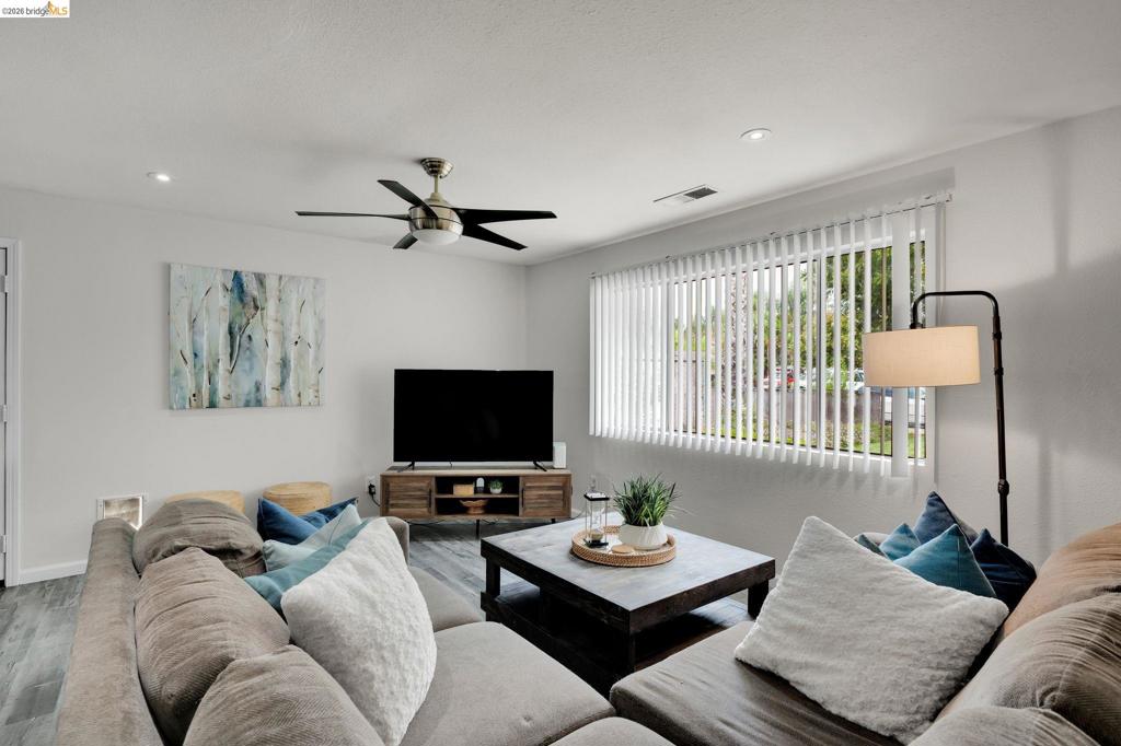 1240 Duffy Way, Brentwood (CC), CA 94513