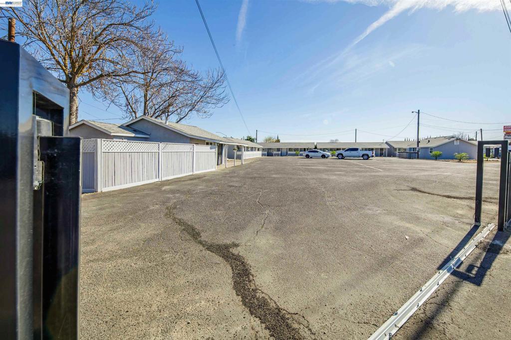 3836 El Camino Ave, Ceres, CA 95307