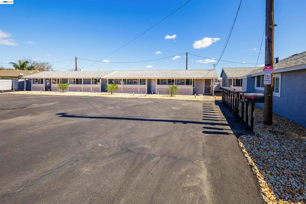3836 El Camino Ave, Ceres, CA 95307