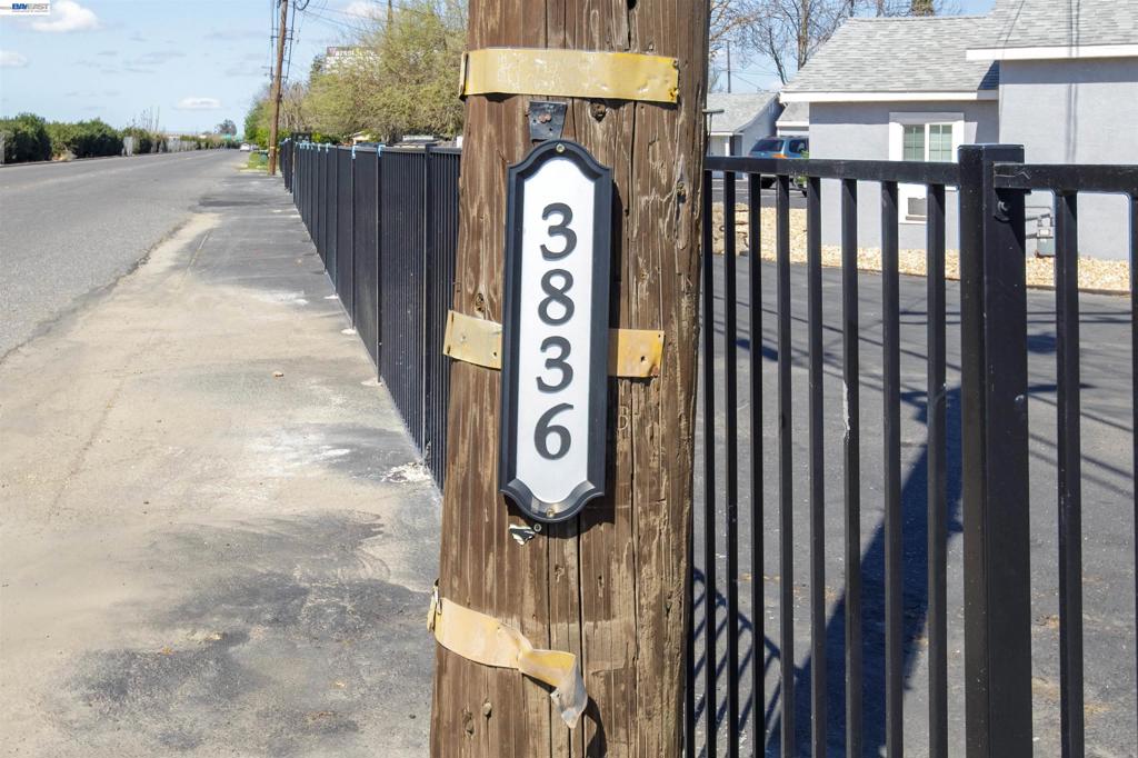 3836 El Camino Ave, Ceres, CA 95307