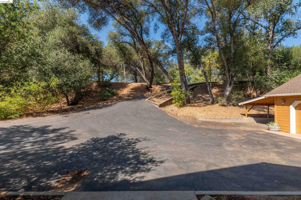 20425 Brook Dr., Sonora, CA 95370