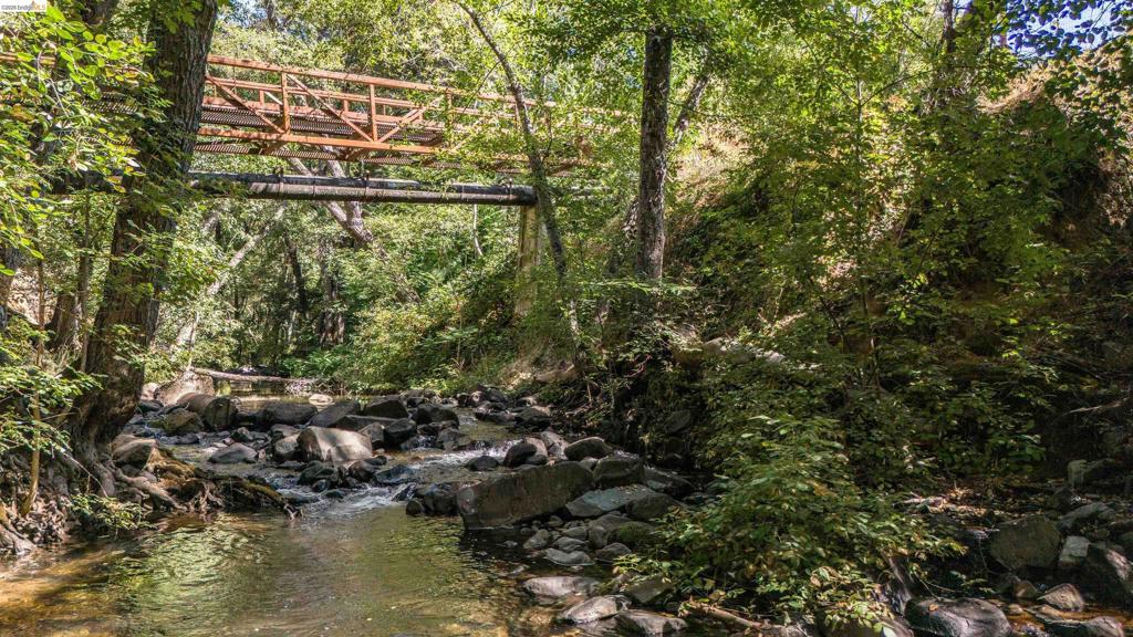 20425 Brook Dr., Sonora, CA 95370