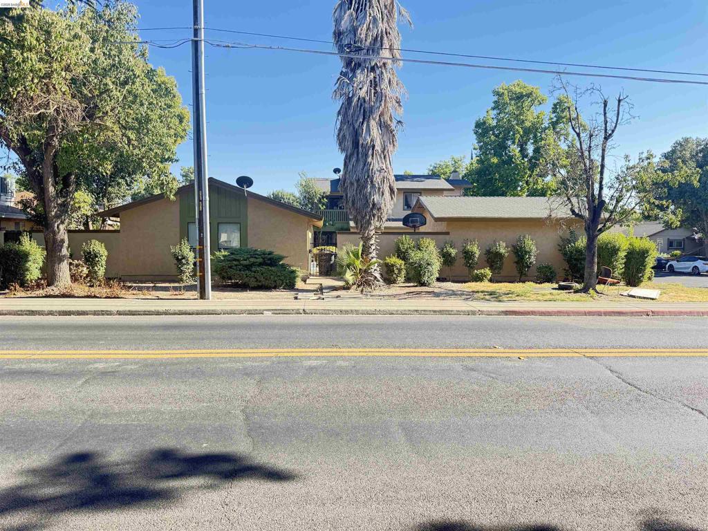 2424 Ellison Dr, Modesto, CA 95355