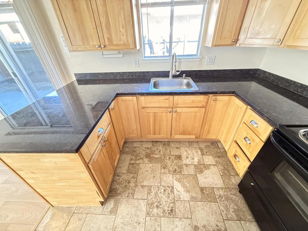 2424 Ellison Dr, Modesto, CA 95355