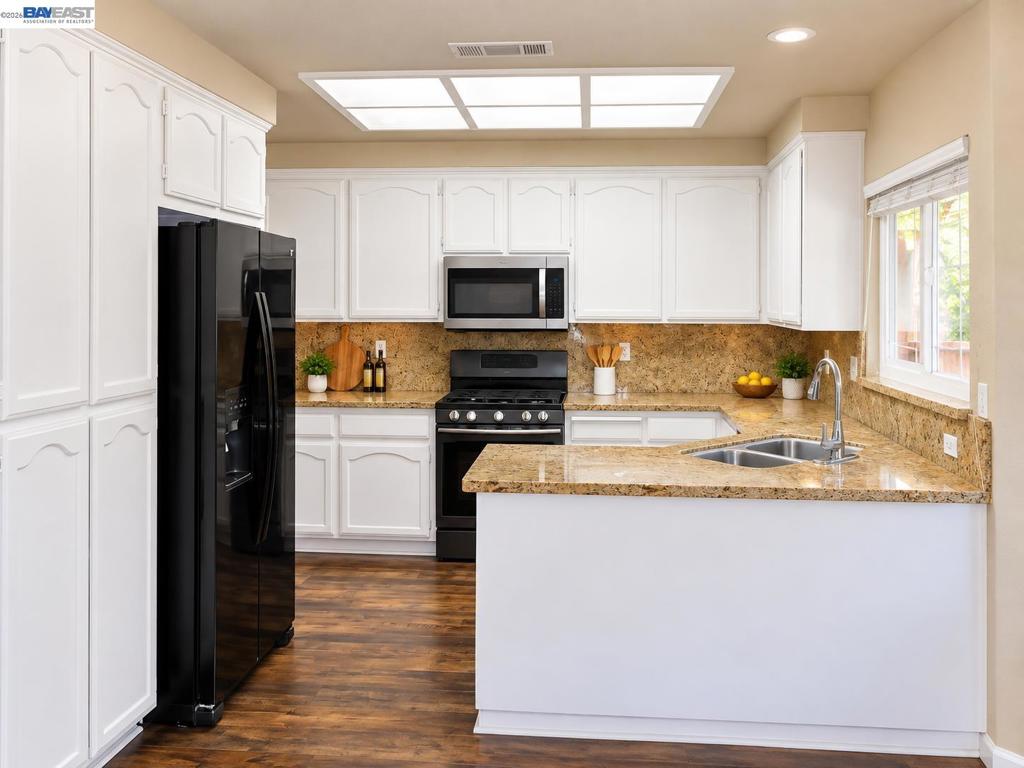 1825 Mark Mead Ln, Modesto, CA 95356