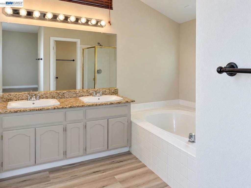 1825 Mark Mead Ln, Modesto, CA 95356