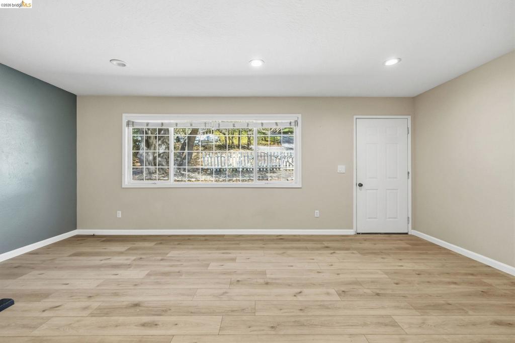18932 North Dr, Jamestown, CA 95327