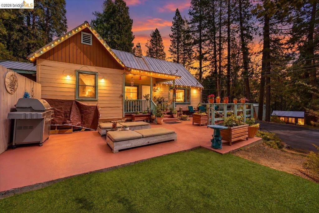 26144 Long Barn Rd, Long Barn, CA 95335