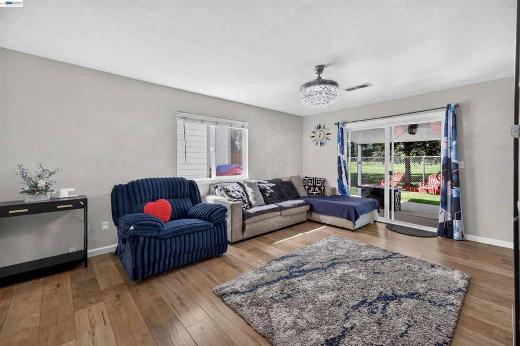 439 W Golf Circle, Manteca, CA 95337