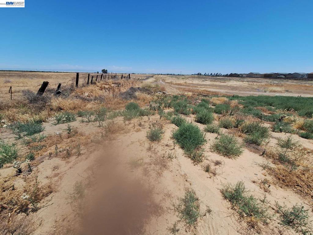 1250 W Cardella Rd, Merced, CA 95348